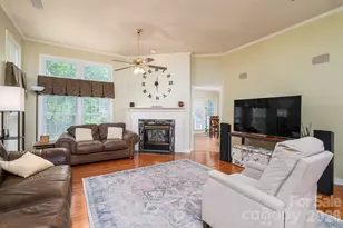 1080 Mackey Ct, Gastonia, NC 28056 - Photo 11