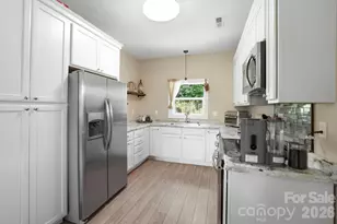 106 Thistle Field Dr, Asheville, NC 28806 - Photo 15