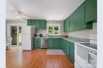 25 Nesbitt Street, Waynesville, NC 28786 - Photo 13
