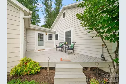 25 Nesbitt Street, Waynesville, NC 28786 - Photo 3