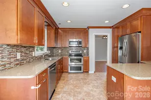 2213 Century Oaks Ln, Charlotte, NC 28262 - Photo 7