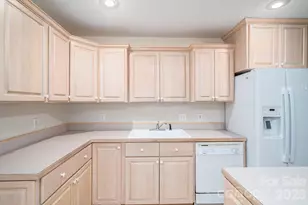 112 Mooreland Dr NE, Conover, NC 28613 - Photo 23