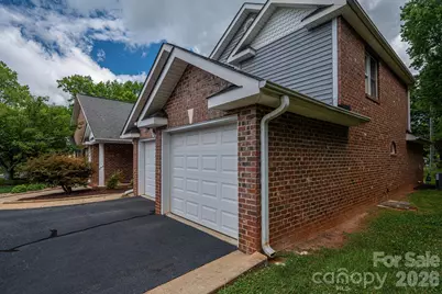 112 Mooreland Drive NE, Conover, NC 28613 - Photo 3