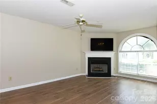 5008 Lawndale Dr, Greensboro, NC 27455 - Photo 7