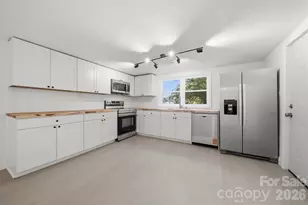 218 33rd St SW, Hickory, NC 28602 - Photo 5