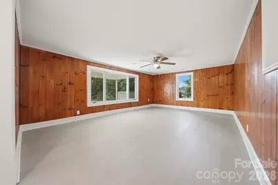 218 33rd Street SW, Hickory, NC 28602 - Photo 17