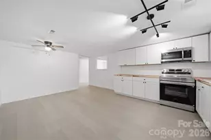 218 33rd St SW, Hickory, NC 28602 - Photo 3