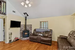 30 Clover Ln, Burnsville, NC 28714 - Photo 5