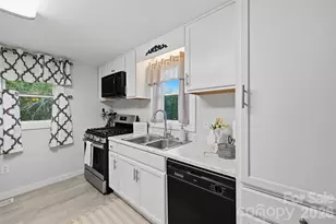 32 W Highland Ave, Granite Falls, NC 28630 - Photo 11