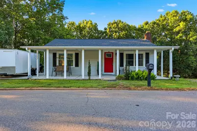 32 W Highland Avenue, Granite Falls, NC 28630 - Photo 1