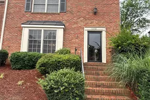 6648 Bunker Hill Cir, Charlotte, NC 28210 - Photo 3