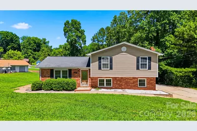 1401 Southwest Boulevard, Newton, NC 28658 - Photo 1