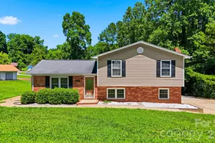 1401 Southwest Blvd, Newton, NC 28658 - Photo 1