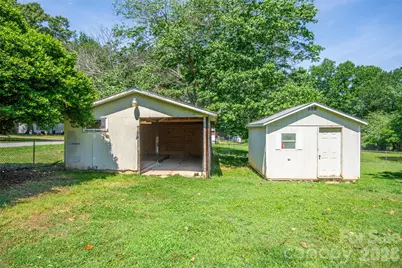 125 Linda Drive, Harmony, NC 28634 - Photo 15