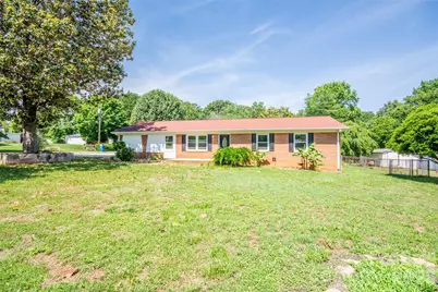 125 Linda Drive, Harmony, NC 28634 - Photo 1