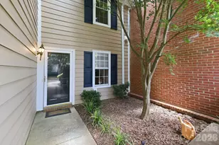 9319 S Vicksburg Park Ct, Charlotte, NC 28210 - Photo 3