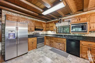 6808 Linda Lake Dr, Charlotte, NC 28215 - Photo 9