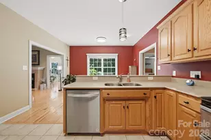 4305 Cottingham Dr, Hickory, NC 28602 - Photo 17