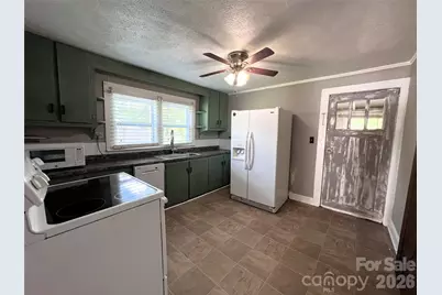 409 S Maple Street, Dallas, NC 28034 - Photo 11