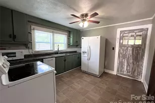 409 S Maple St, Dallas, NC 28034 - Photo 11