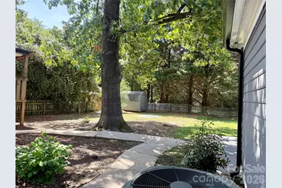 4015 Thistledown Court, Charlotte, NC 28269 - Photo 5