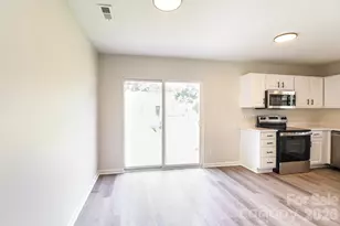 4135 Canyon Creek Ln, Charlotte, NC 28216 - Photo 5