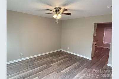 312 W Catawba Avenue, Mount Holly, NC 28120 - Photo 3