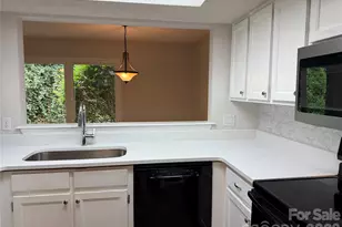 9478 S Vicksburg Park Ct, Charlotte, NC 28210 - Photo 7