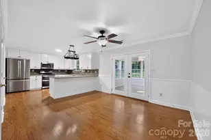 3909 Carmel Forest Dr, Charlotte, NC 28226 - Photo 7