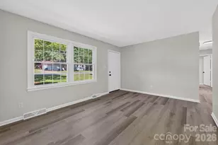 6820 Barrington Dr, Charlotte, NC 28215 - Photo 3