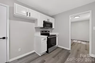 6820 Barrington Drive, Charlotte, NC 28215 - Photo 7