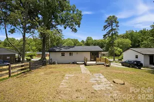 9401 Feldbank Dr, Charlotte, NC 28216 - Photo 29
