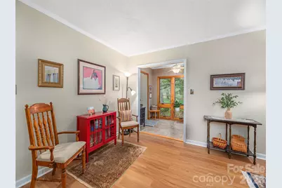 3201 Saint Augustine Place, Asheville, NC 28805 - Photo 7