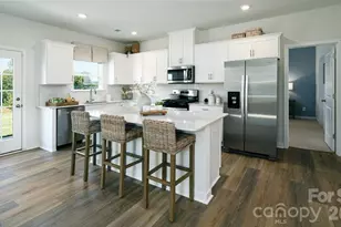6600 Barcelona Wy, Charlotte, NC 28214 - Photo 3