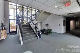 2101 Sardis Rd N, Charlotte, NC 28227 - Photo 15