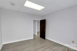 2101 Sardis Rd N, Charlotte, NC 28227 - Photo 27