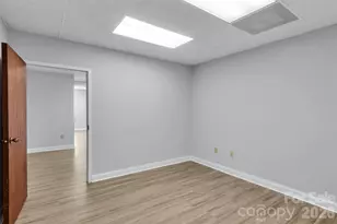 2101 Sardis Rd N, Charlotte, NC 28227 - Photo 43