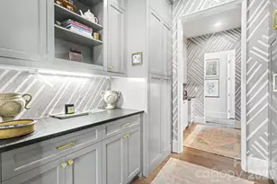 2310 Beverly Dr, Charlotte, NC 28207 - Photo 11