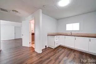 2300 Kennesaw Dr, Charlotte, NC 28216 - Photo 13