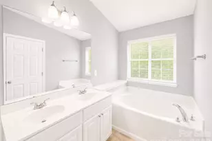 9815 Treeside Ln, Matthews, NC 28105 - Photo 11