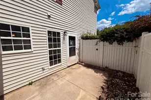 3831 Mohawk Ct, Charlotte, NC 28215 - Photo 5