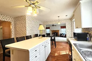 2425 Katherine Kiker Rd, Charlotte, NC 28213 - Photo 5