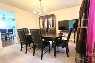 2425 Katherine Kiker Rd, Charlotte, NC 28213 - Photo 9