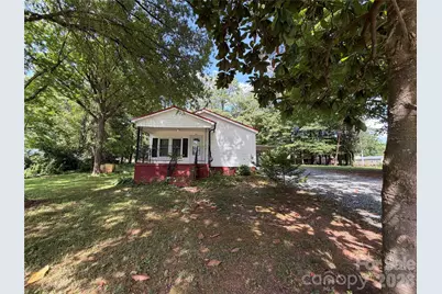 55 S Hildebran Avenue, Newton, NC 28658 - Photo 1