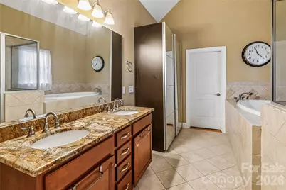 10703 Middle Acres Road, Charlotte, NC 28213 - Photo 15