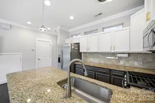 923 Warren Burgess Ln, Charlotte, NC 28205 - Photo 7