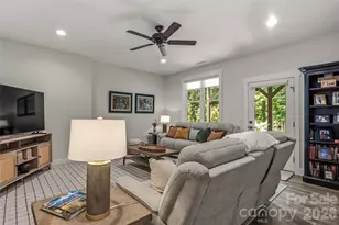 25 E Williams Meadow Ct, Hendersonville, NC 28739 - Photo 23
