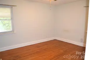 827 Mohigan St, Charlotte, NC 28205 - Photo 5