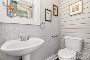 203 Pennsylvania Ave, Canton, NC 28716 - Photo 17