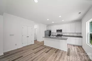 7725 E Lane Dr, Charlotte, NC 28212 - Photo 17